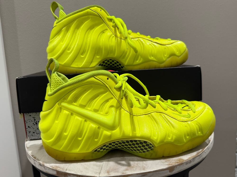 Nike Air Foamposite Pro Volt Size 10.5 624041-700